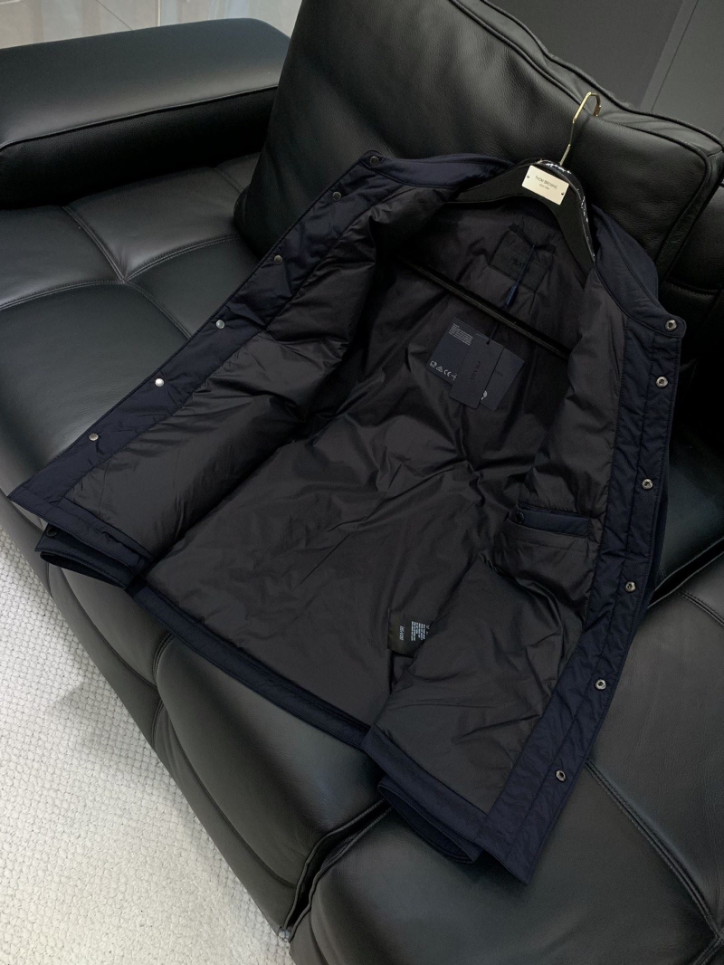 Pra*a outwear